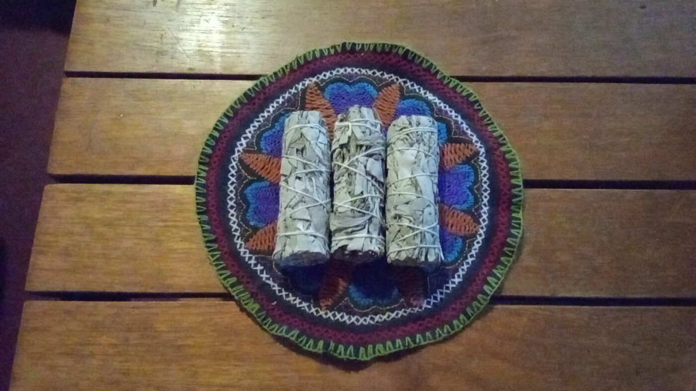3 מקלות מרווה לבנה לטיהור